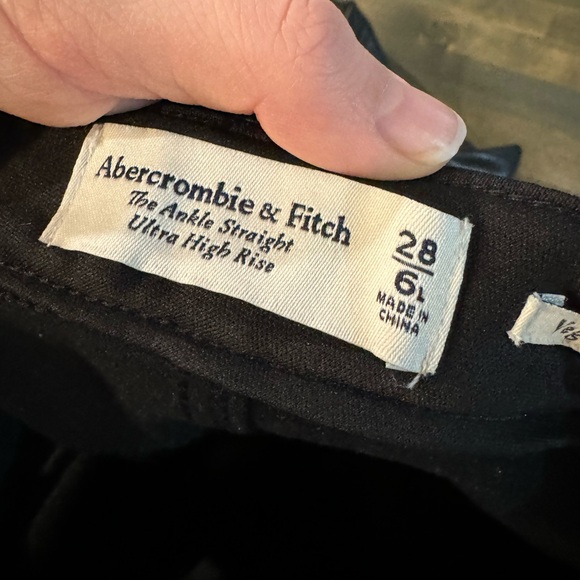 Abercrombie Vegan Leather Ankle Straight Pant (Black) - Picture 6 of 6